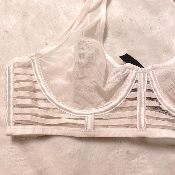 VS Unlined Off-White Mesh Bra - Picture 2 of 4